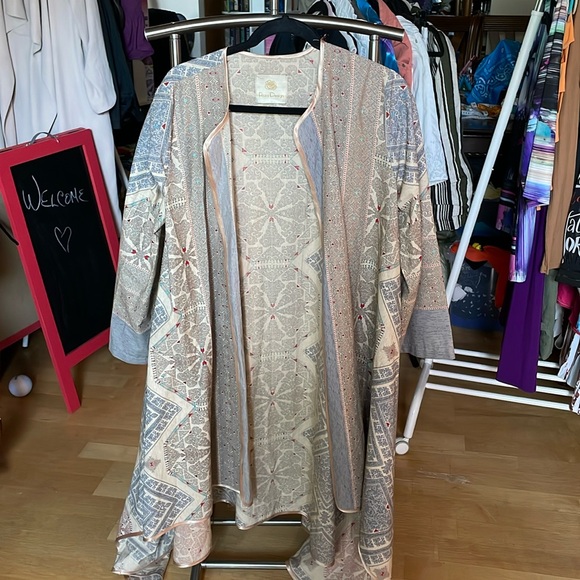 4/$20 Rosa Design Cover - Picture 1 of 1